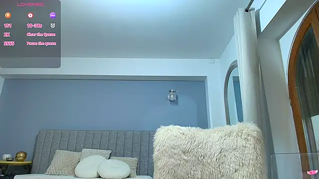 Anna Lewis online show from October 2025 06:33:01 AM