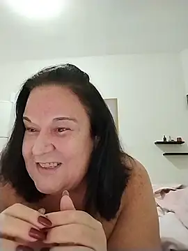 Snapshot of Yaya_Mineira chatting on May 2026 08:03:02 PM Yaya Mineira online show from May 2026 08:03:02 PM