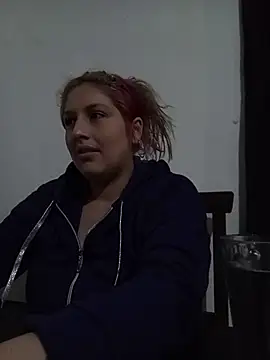 Snapshot of La_pauli_latina chatting on June 2026 01:56:02 PM La pauli latina online show from June 2026 01:56:02 PM