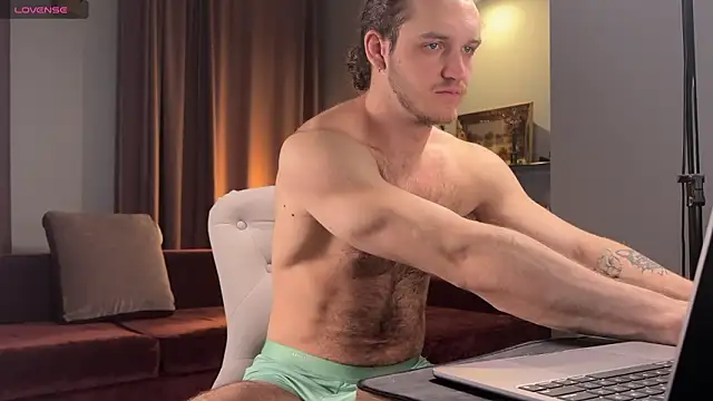 Snapshot of Louis_Karlos chatting on February 2026 04:27:01 AM Louis Karlos online show from February 2026 04:27:01 AM