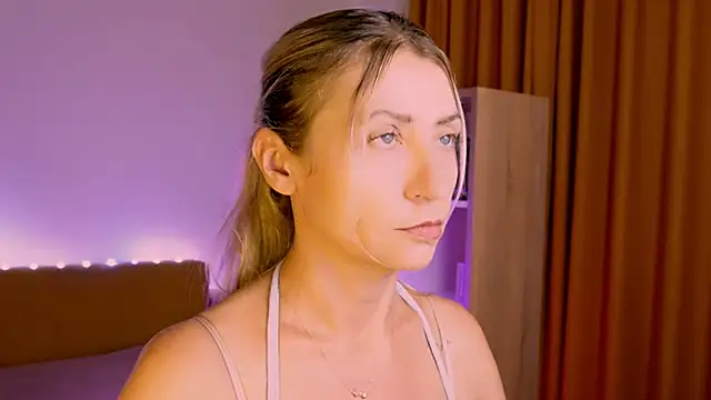 Snapshot of ZoeGrant chatting on July 2026 05:30:01 PM ZoeGrant online show from July 2026 05:30:01 PM