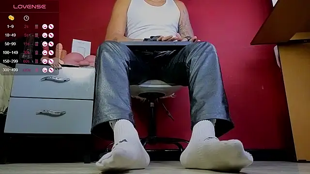 TomLover 12 online show from December 2025 12:48:01 AM