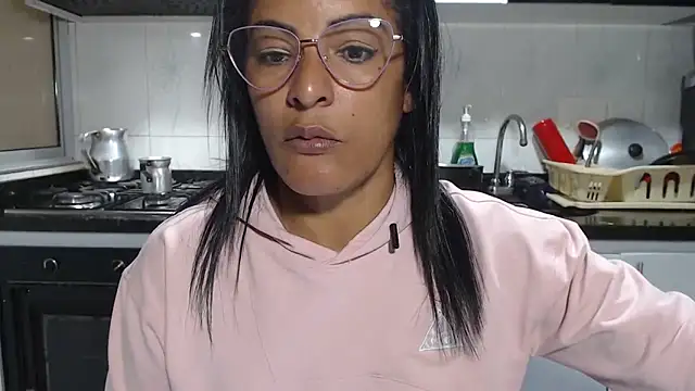 kateleyagrey online show from April 2026 07:58:02 PM