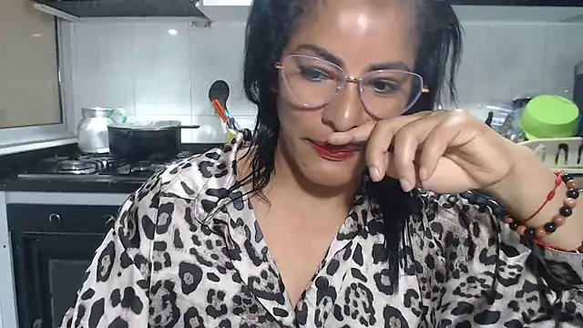 kateleyagrey online show from April 2026 06:33:02 PM