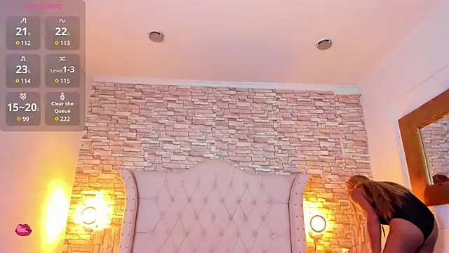 Snapshot of Lucia-sex chatting on March 2025 08:09:01 PM Lucia-sex online show from March 2025 08:09:01 PM