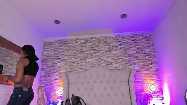 Snapshot of Lucia-sex chatting on January 2026 06:33:01 PM Lucia-sex online show from January 2026 06:33:01 PM