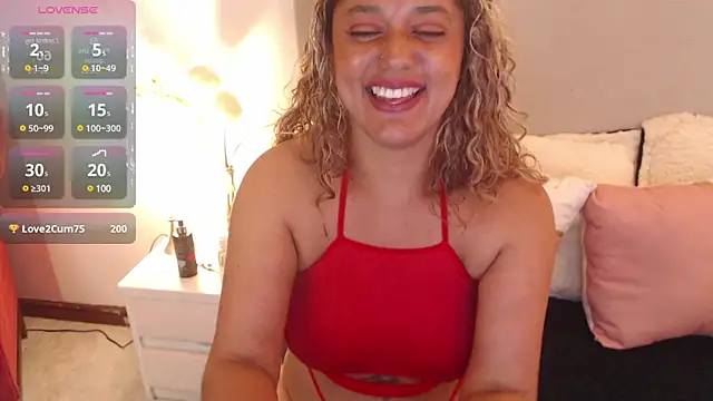 Snapshot of Sofii_Diaz chatting on January 2025 03:01:01 PM Sofii Diaz online show from January 2025 03:01:01 PM