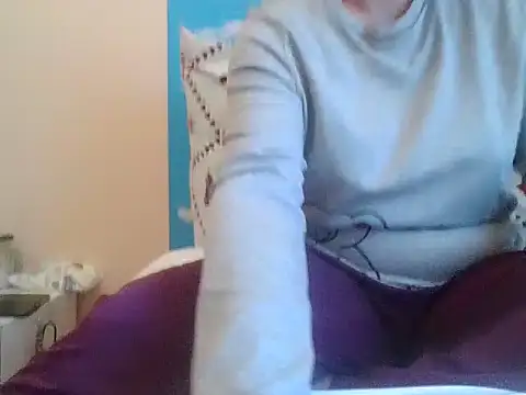 Snapshot of RealLittleRedRidingHood chatting on January 2026 02:54:02 PM RealLittleRedRidingHood online show from January 2026 02:54:02 PM