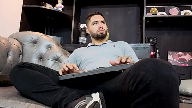 Snapshot of matteosantos chatting on March 2026 12:00:01 PM matteosantos online show from March 2026 12:00:01 PM