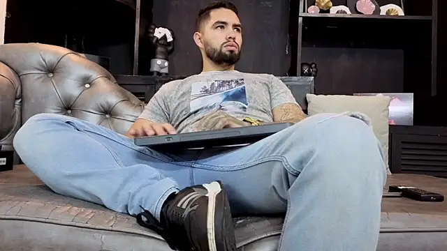 Snapshot of matteosantos chatting on March 2026 11:17:02 AM matteosantos online show from March 2026 11:17:02 AM