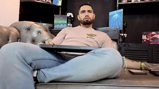 Snapshot of matteosantos chatting on March 2026 11:54:02 AM matteosantos online show from March 2026 11:54:02 AM