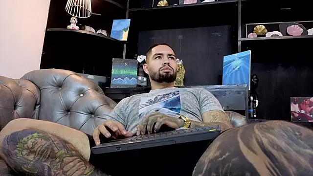 Snapshot of matteosantos chatting on March 2026 11:43:02 AM matteosantos online show from March 2026 11:43:02 AM