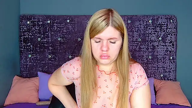 NoraBigAss online show from November 2025 01:04:02 AM