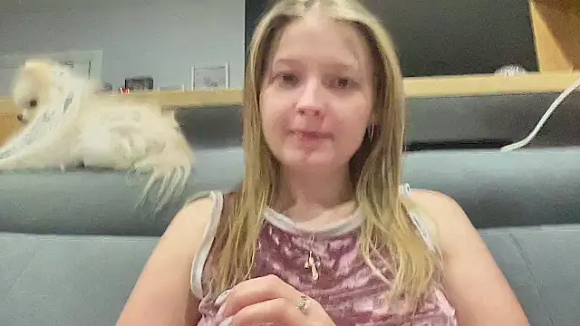 Snapshot of CharmingSarah chatting on December 2024 05:42:02 PM CharmingSarah online show from December 2024 05:42:02 PM