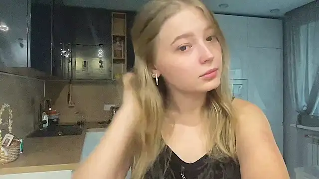 Snapshot of CharmingSarah chatting on September 2025 03:12:01 PM CharmingSarah online show from September 2025 03:12:01 PM