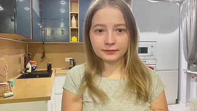 Snapshot of CharmingSarah chatting on September 2025 03:57:01 PM CharmingSarah online show from September 2025 03:57:01 PM