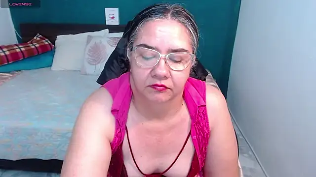 Snapshot of scaelettdubois chatting on March 2025 03:54:02 AM scaelettdubois online show from March 2025 03:54:02 AM