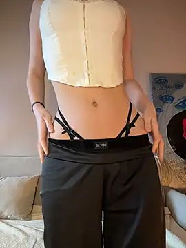 MariaTull online show from November 2025 06:24:01 AM