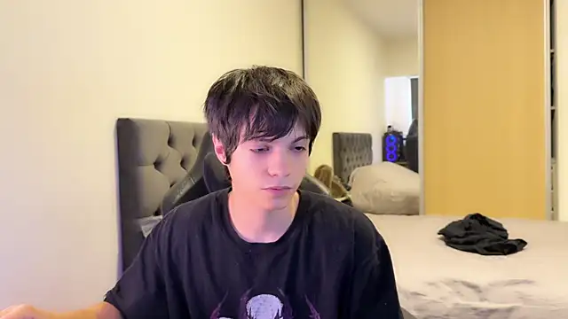 Snapshot of SasukeUhchiaa chatting on March 2025 09:37:02 PM SasukeUhchiaa online show from March 2025 09:37:02 PM