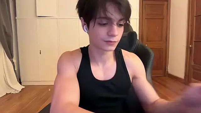 Snapshot of SasukeUhchiaa chatting on December 2025 05:25:02 AM SasukeUhchiaa online show from December 2025 05:25:02 AM