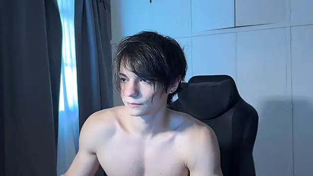 Snapshot of SasukeUhchiaa chatting on February 2026 08:45:02 PM SasukeUhchiaa online show from February 2026 08:45:02 PM