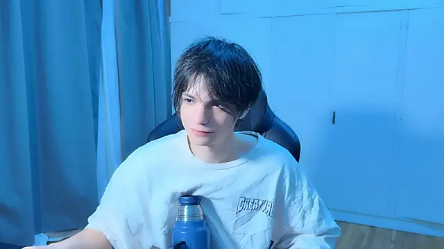 Snapshot of SasukeUhchiaa chatting on February 2026 01:31:01 AM SasukeUhchiaa online show from February 2026 01:31:01 AM