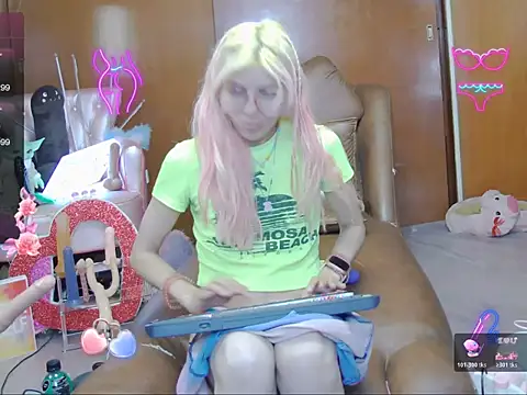 Skinygirl online show from November 2025 11:43:01 PM