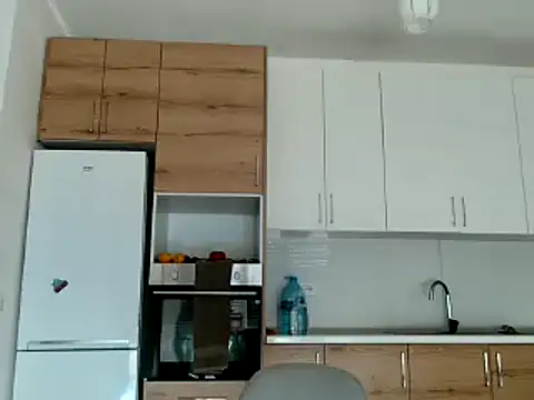 Snapshot of MadamIndigo chatting on September 2025 12:10:01 PM MadamIndigo online show from September 2025 12:10:01 PM