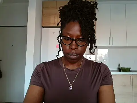 MadamIndigo online show from April 2026 04:00:01 PM