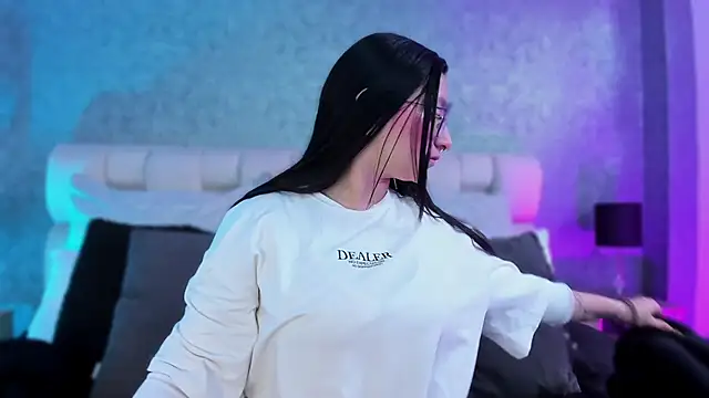 Snapshot of lucy_neil chatting on January 2025 07:07:02 PM lucy neil online show from January 2025 07:07:02 PM