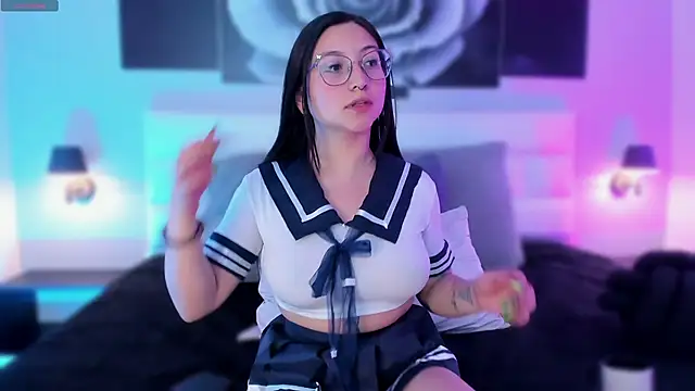 Snapshot of lucy_neil chatting on January 2025 07:07:01 PM lucy neil online show from January 2025 07:07:01 PM