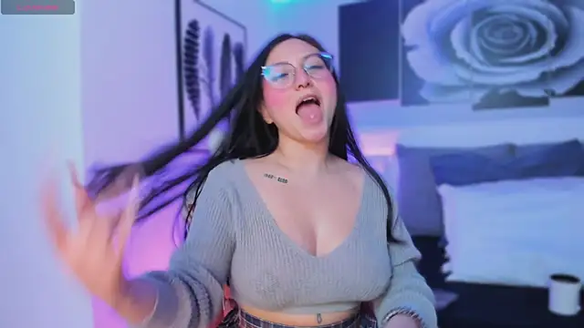 Snapshot of lucy_neil chatting on March 2025 07:06:02 PM lucy neil online show from March 2025 07:06:02 PM