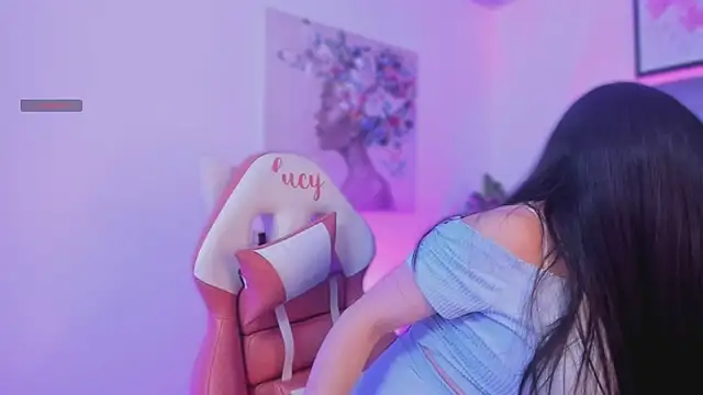 Snapshot of lucy_neil chatting on October 2025 02:34:01 AM lucy neil online show from October 2025 02:34:01 AM