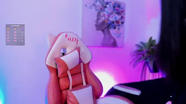 Snapshot of lucy_neil chatting on October 2025 02:52:01 AM lucy neil online show from October 2025 02:52:01 AM