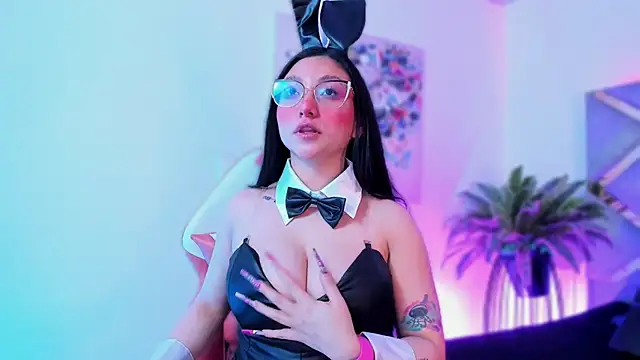 Snapshot of lucy_neil chatting on November 2025 02:35:02 AM lucy neil online show from November 2025 02:35:02 AM