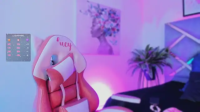 Snapshot of lucy_neil chatting on November 2025 02:39:02 AM lucy neil online show from November 2025 02:39:02 AM