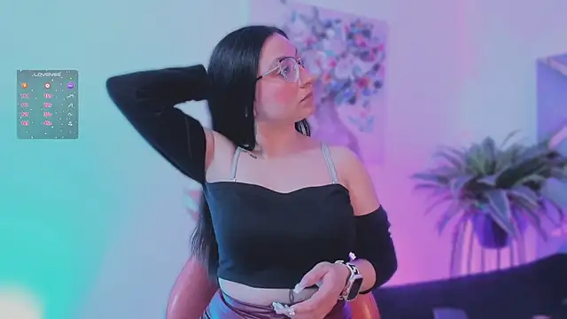 Snapshot of lucy_neil chatting on December 2025 02:50:02 AM lucy neil online show from December 2025 02:50:02 AM