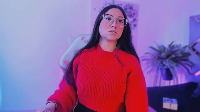 Snapshot of lucy_neil chatting on January 2026 02:38:02 AM lucy neil online show from January 2026 02:38:02 AM