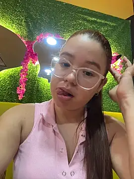 Lucyklein2022 online show from October 2025 02:42:01 AM