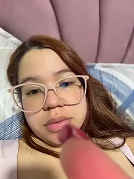 Lucyklein2022 online show from April 2026 02:37:01 PM