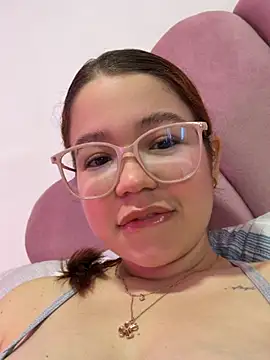 Lucyklein2022 online show from July 2026 01:31:02 PM