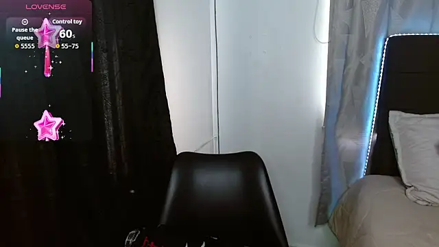 Snapshot of vaness_weet chatting on October 2025 08:16:02 PM vaness weet online show from October 2025 08:16:02 PM