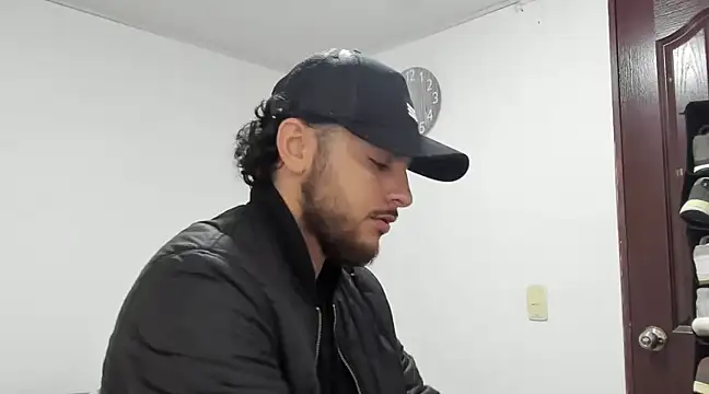 tuyo1995 online show from February 2025 11:53:02 PM