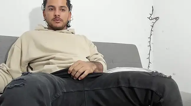 tuyo1995 online show from March 2025 05:12:01 AM