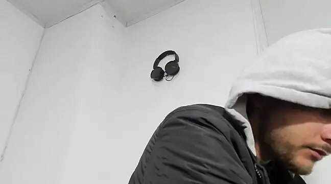 tuyo1995 online show from March 2025 08:08:01 AM