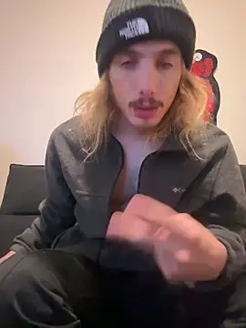 Snapshot of trippyski chatting on December 2024 08:11:02 AM trippyski online show from December 2024 08:11:02 AM