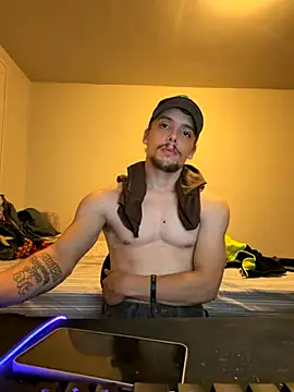 Snapshot of trippyski chatting on November 2025 05:50:02 AM trippyski online show from November 2025 05:50:02 AM