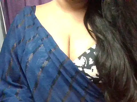 Snapshot of Roopshikha39 chatting on June 2026 06:32:02 PM Roopshikha39 online show from June 2026 06:32:02 PM