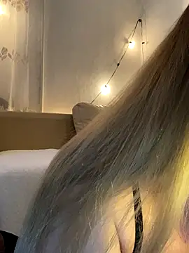 Lady  Maria online show from November 2025 04:18:02 PM