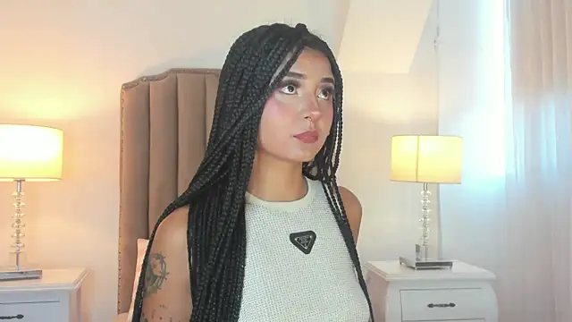 Emma Torres   online show from March 2026 12:05:02 PM